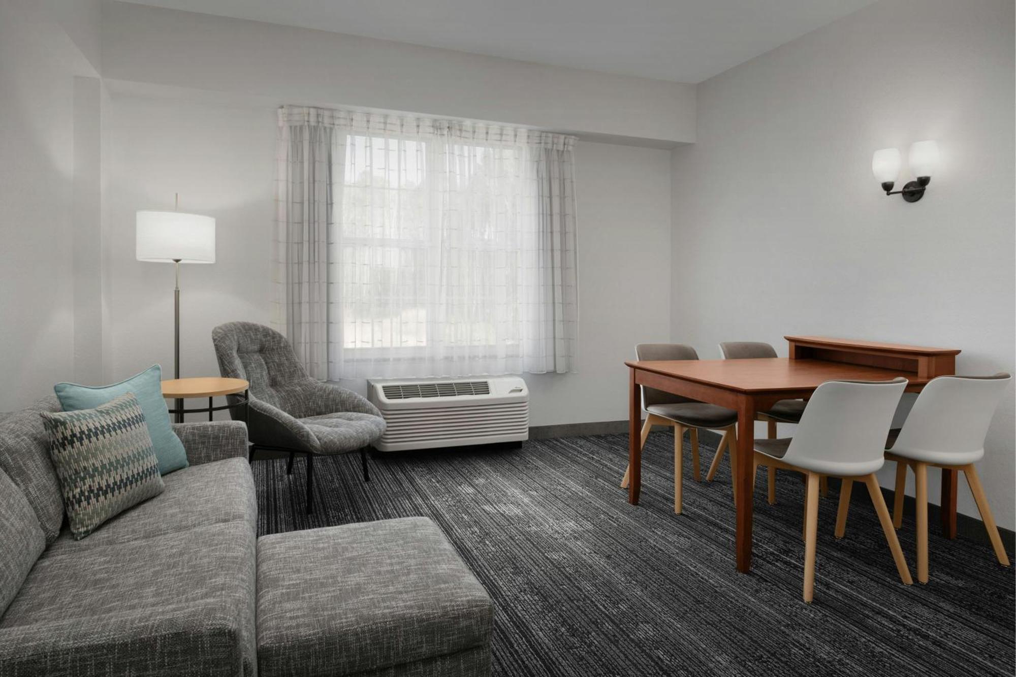 Towneplace Suites Suffolk Chesapeake Экстерьер фото