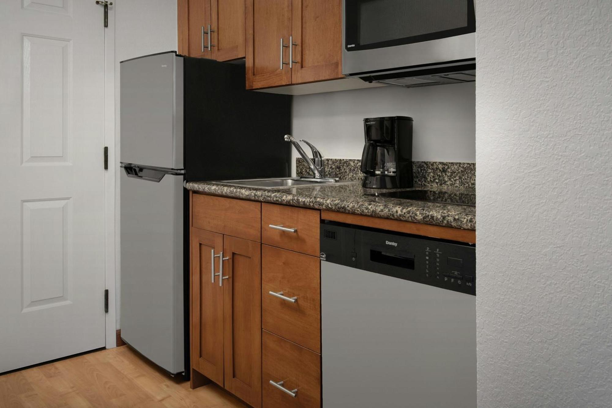 Towneplace Suites Suffolk Chesapeake Экстерьер фото
